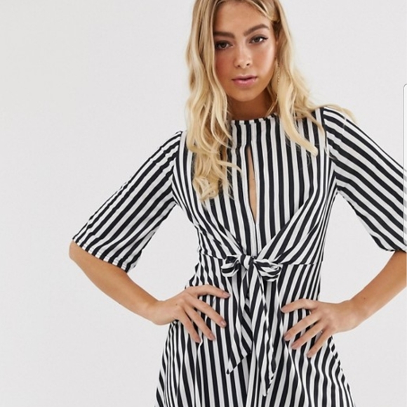 NWOT. Tie Front Key hole skater dress - Picture 3 of 8